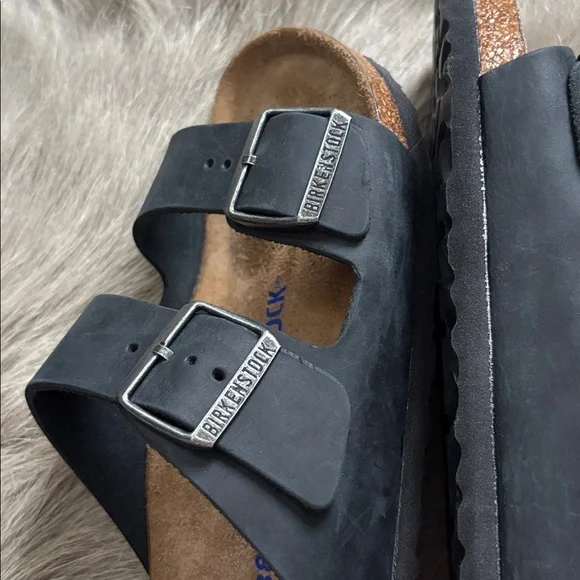 NEW Birkenstock Arizona black oiled leather sandals soft footbed 38 narrow - Picture 6 of 7